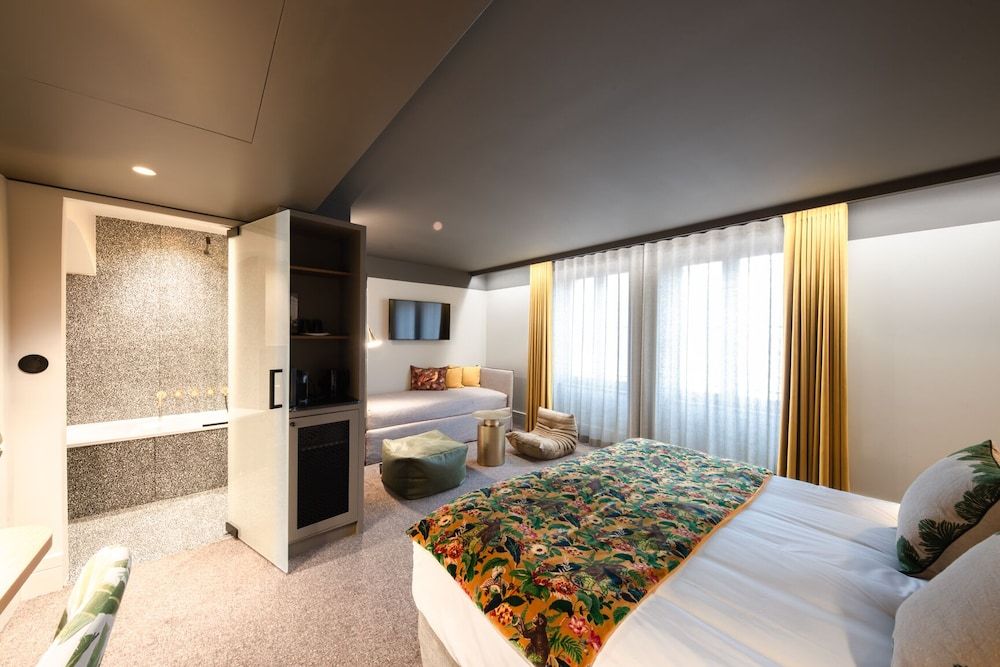 Family Room, 1 Bedroom, City View (Essentiel)