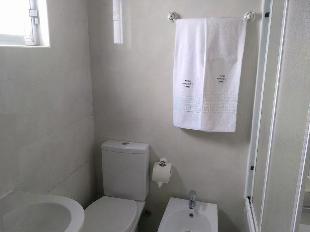 Hotel Miradaire Porto Classic Quadruple Room 6