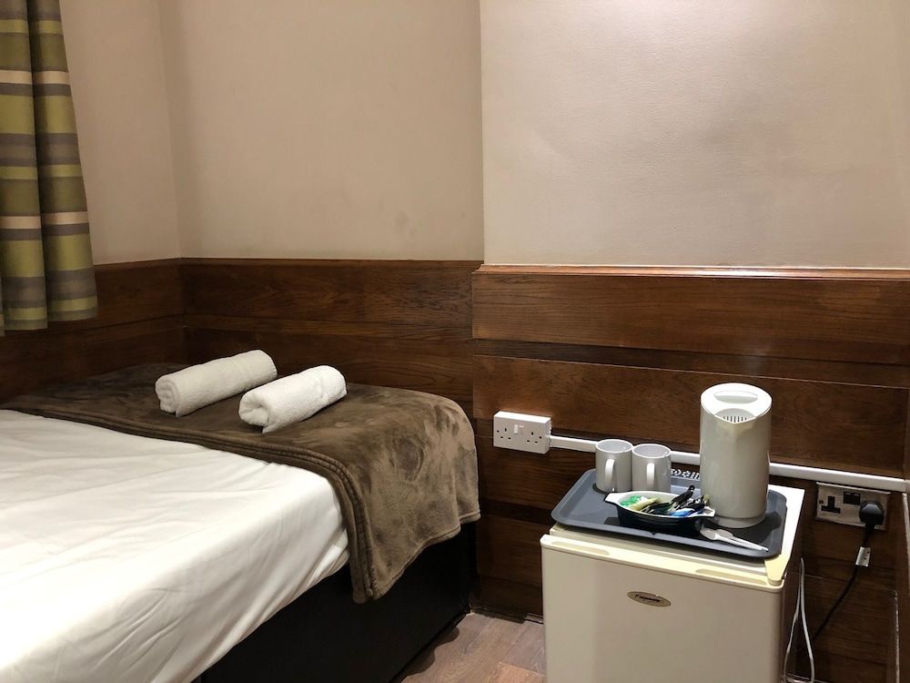 Crystal Lodge Hotel Double Room, Private Bathroom 2