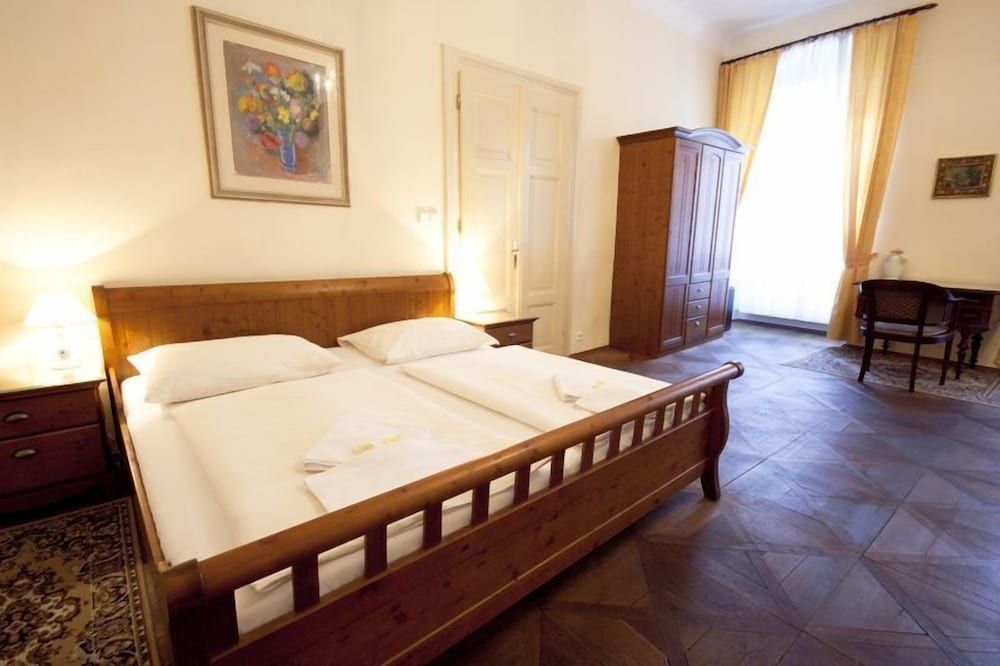 Hotel U Zlateho Jelena Superior Double or Twin Room, 1 Bedroom, Bathtub 2