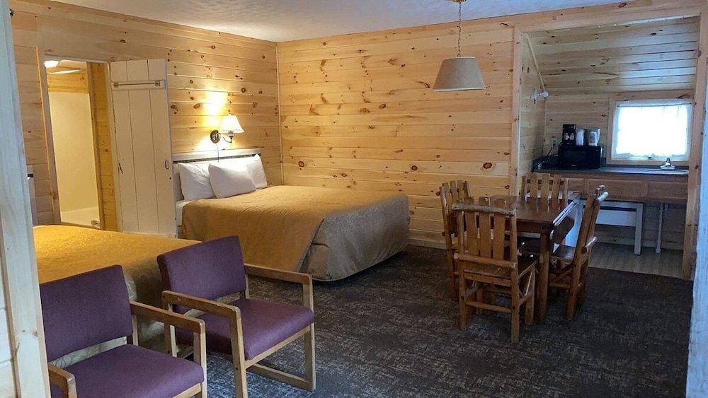 Standard Cabin, Courtyard View