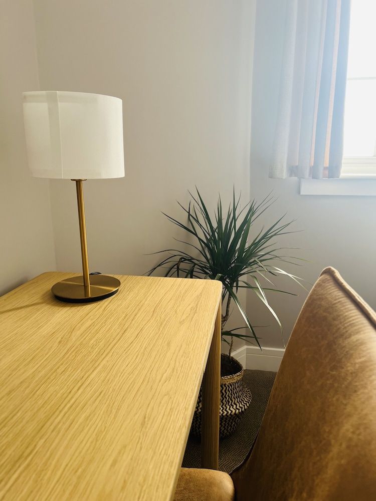 Tuckers Inn Standard Double Room, Ensuite 14