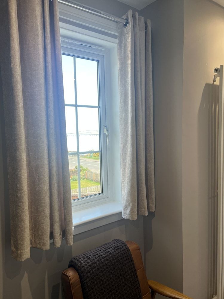 Tuckers Inn Standard Twin Room, Ensuite, Partial Sea View 12