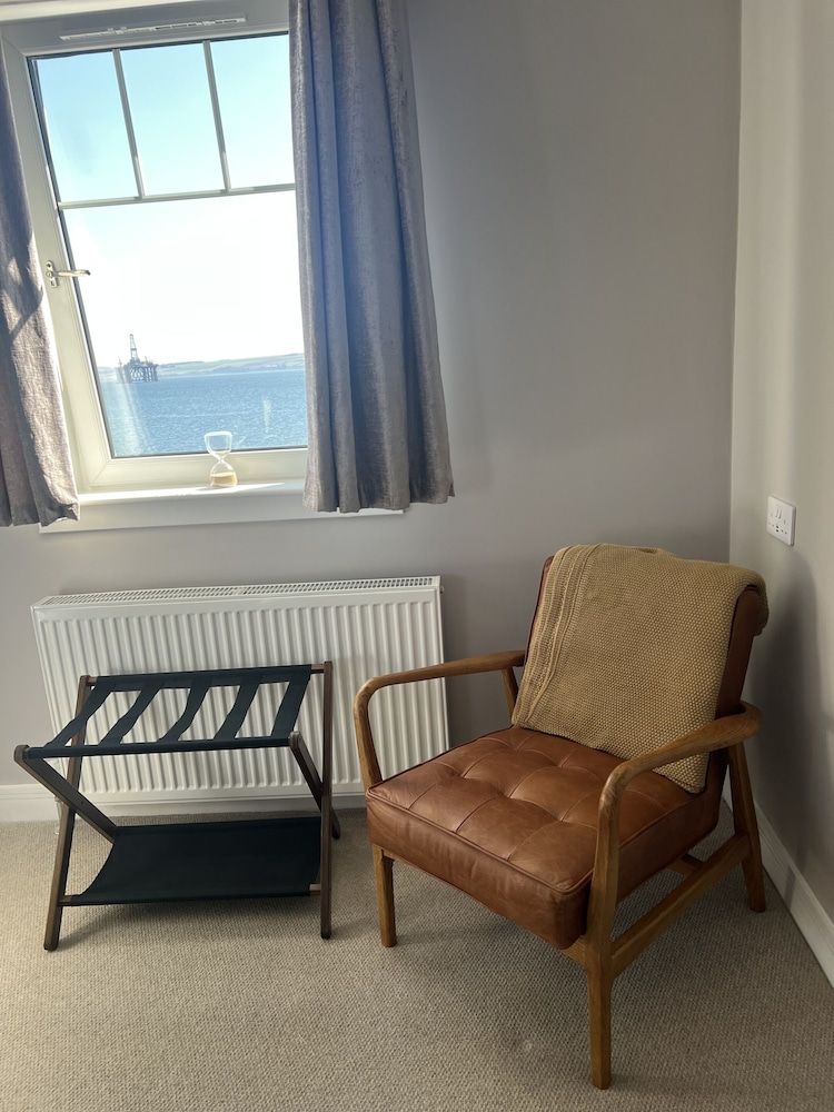 Tuckers Inn Standard Double Room, Ensuite 16