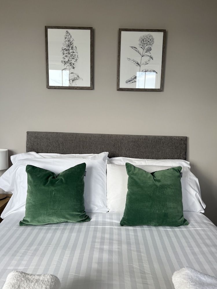 Tuckers Inn Standard Double Room, Ensuite 4