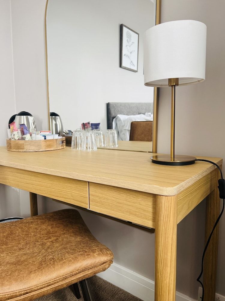 Tuckers Inn Standard Double Room, Ensuite 13