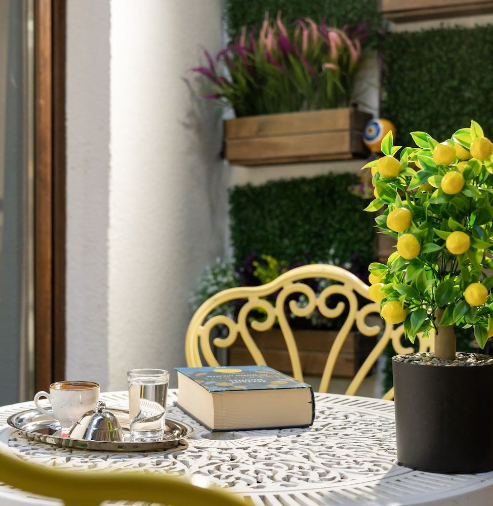 undefined Royan Suites 8