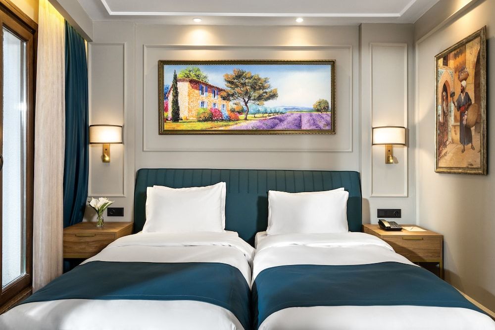 undefined Royan Suites 6