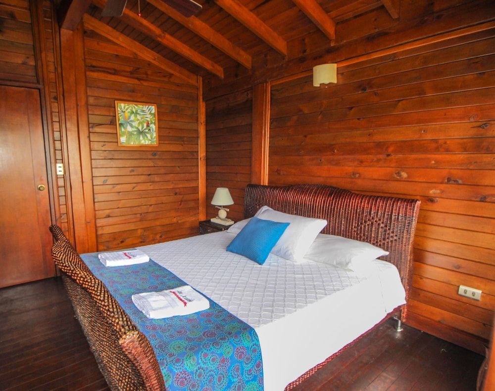 Deluxe Double Room, 1 Queen Bed, Ensuite, Beach View