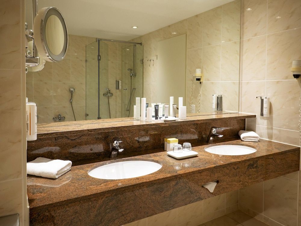 Atomis Hotel Munich Airport by Mercure Family Room, 2 Double Beds 4