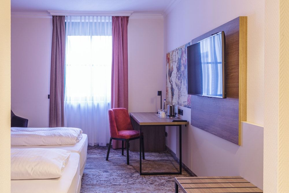 Atomis Hotel Munich Airport by Mercure Superior Room, 1 Double Bed 10