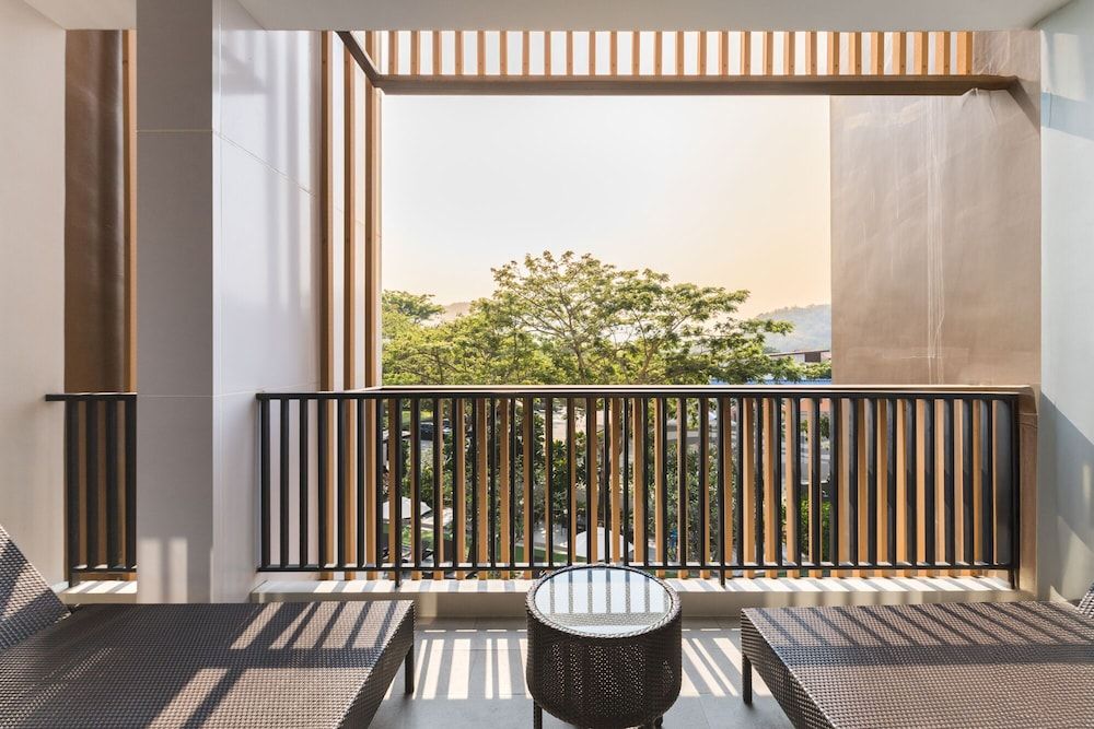 iSanook Resort & Suites Hua Hin Suite Pool View 4