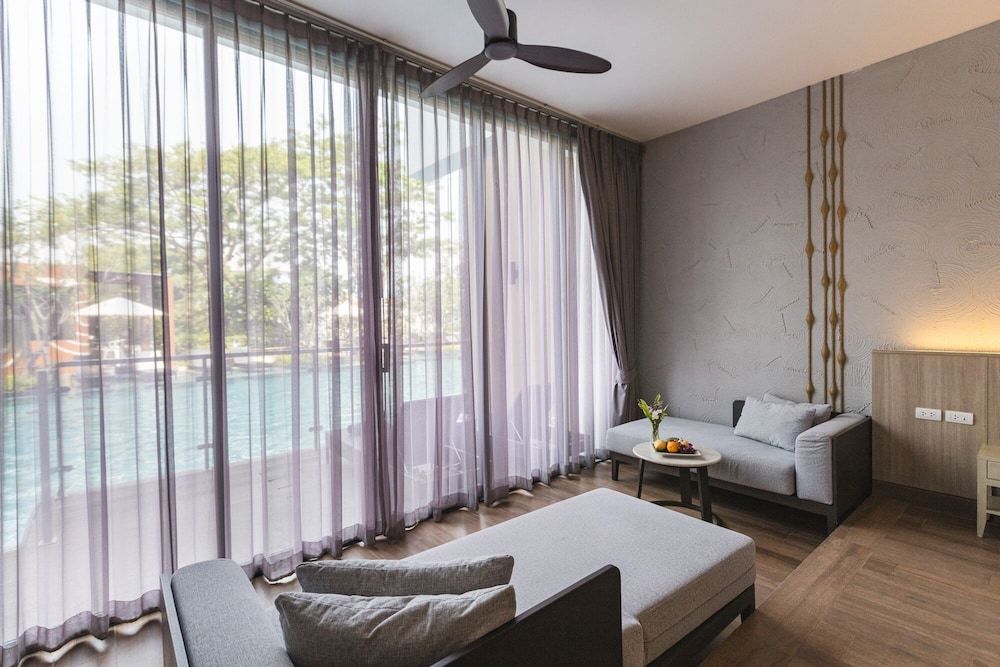 iSanook Resort & Suites Hua Hin Pool Access Suite 5