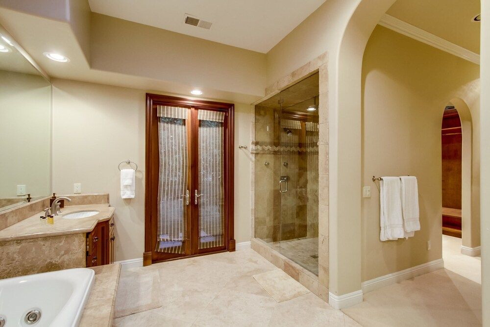 Tropical 5BR La Jolla Retreat by NamaStay Premium Villa, Multiple Beds, Private Pool, Ocean View 14