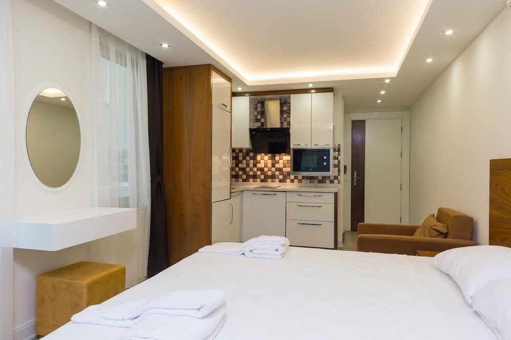 Tema Lara Apart Studio 3