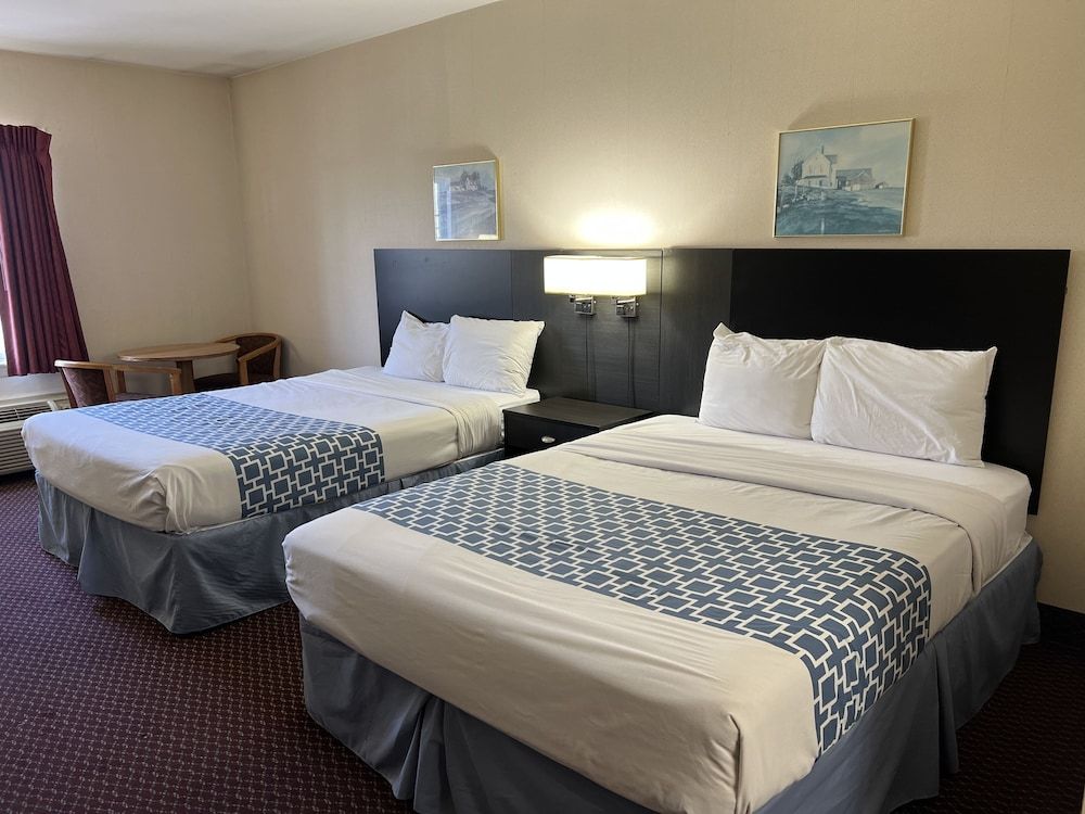 Olde Amish Inn Standard Room, 2 Queen Beds, Non Smoking, Ground Floor