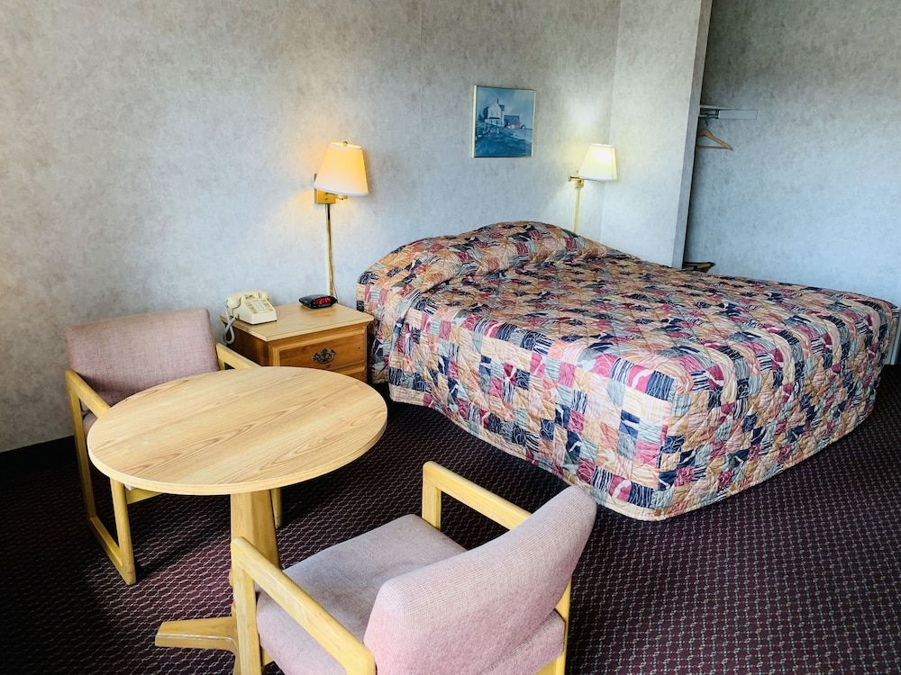 Olde Amish Inn Standard Room, 1 King Bed, Non Smoking 2