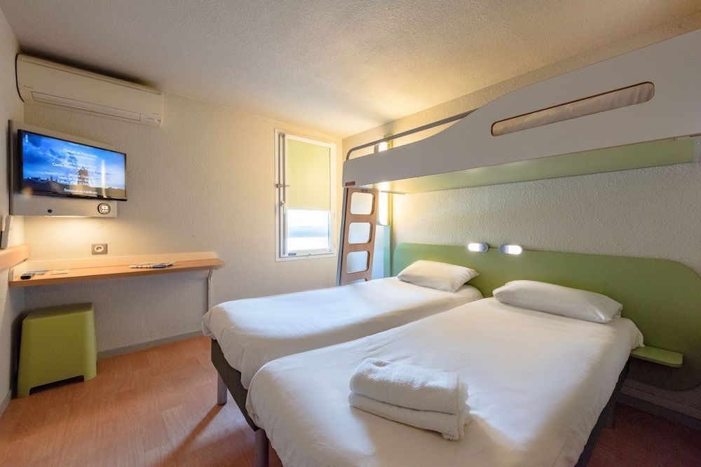 Triple Room, Multiple Beds