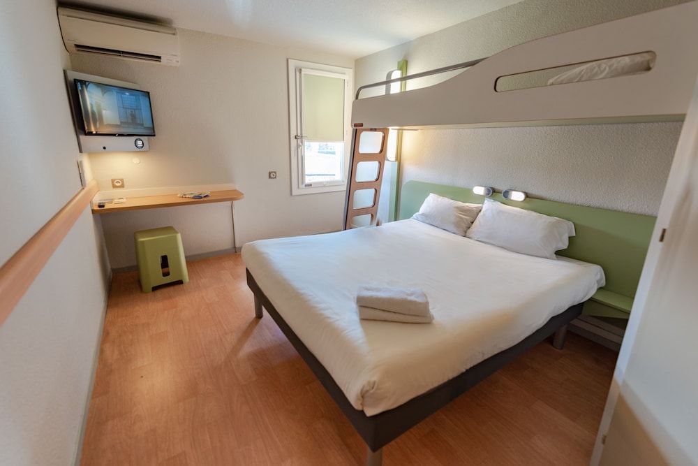 Triple Room, Multiple Beds