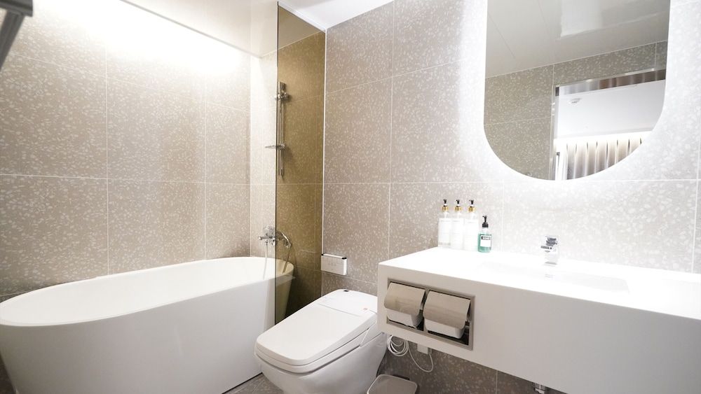 Nampo Ocean 2 Heaven Hotel&Spa Premium Queen Room 5