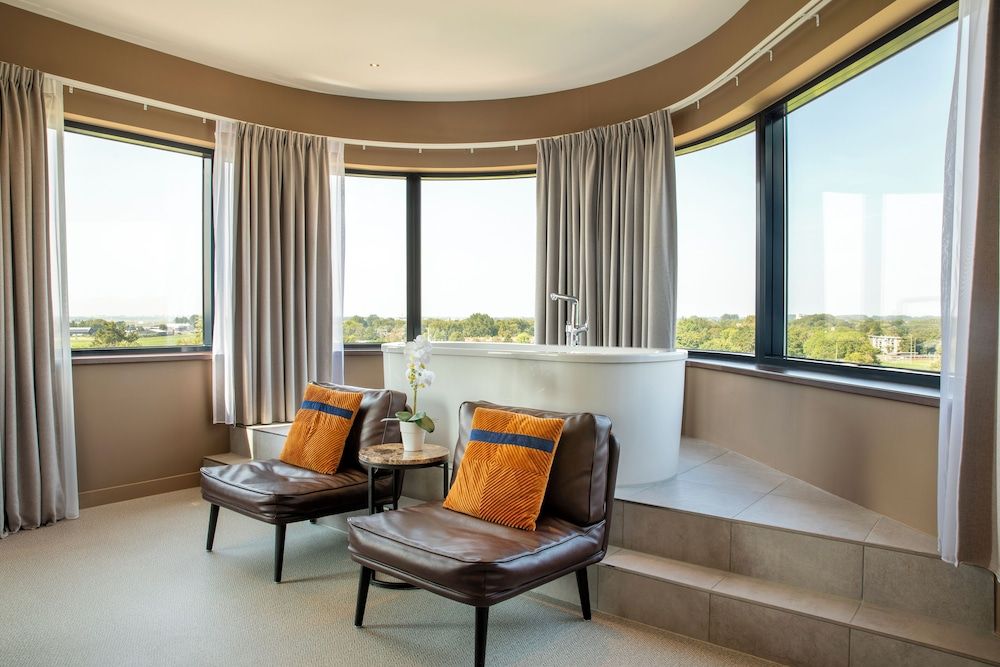 Corendon Amsterdam Schiphol Airport, a Tribute Portfolio Hotel Superior Suite, 1 King Bed, Non Smoking 5