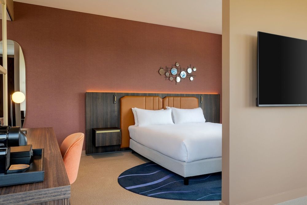 Corendon Amsterdam Schiphol Airport, a Tribute Portfolio Hotel Superior Suite, 1 King Bed, Non Smoking