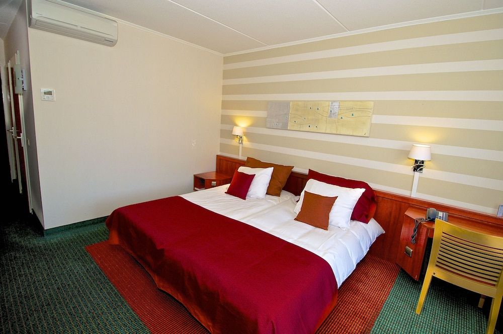 Grand Hotel Amstelveen Standard Room, 2 Twin Beds 5