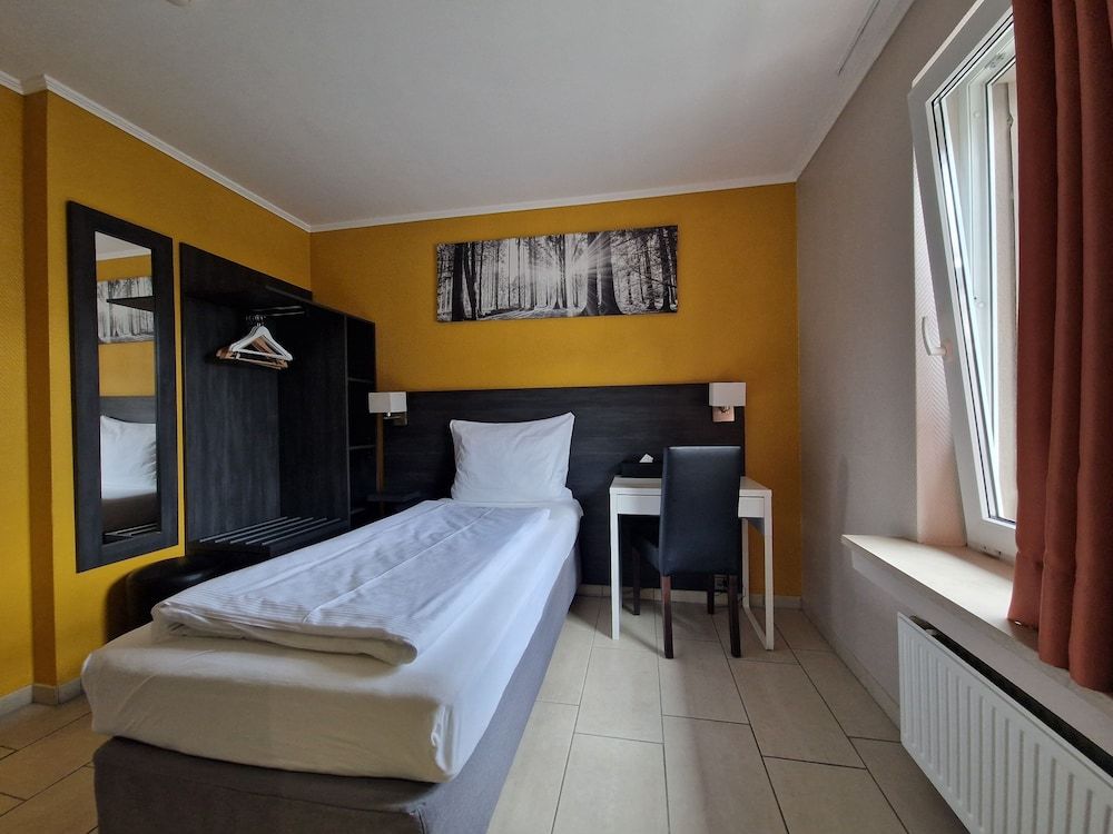 BIVIUS Hotel Restaurant Luxembourg Economy Single Room 2