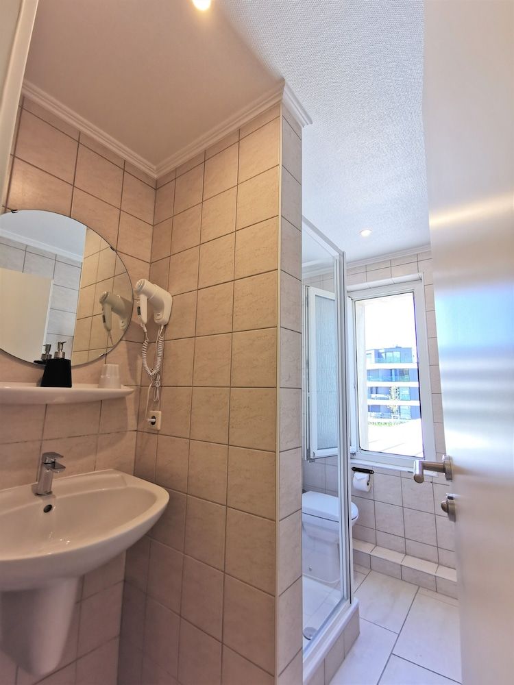 BIVIUS Hotel Restaurant Luxembourg Economy Single Room 5
