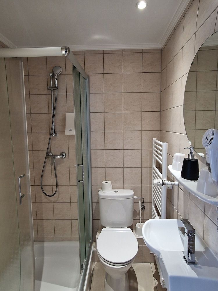BIVIUS Hotel Restaurant Luxembourg Economy Single Room 6