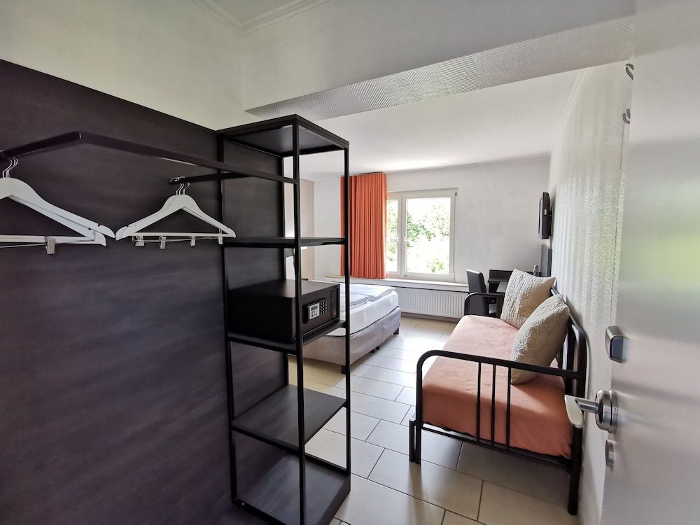 BIVIUS Hotel Restaurant Luxembourg Comfort Room, 1 Queen Bed 2