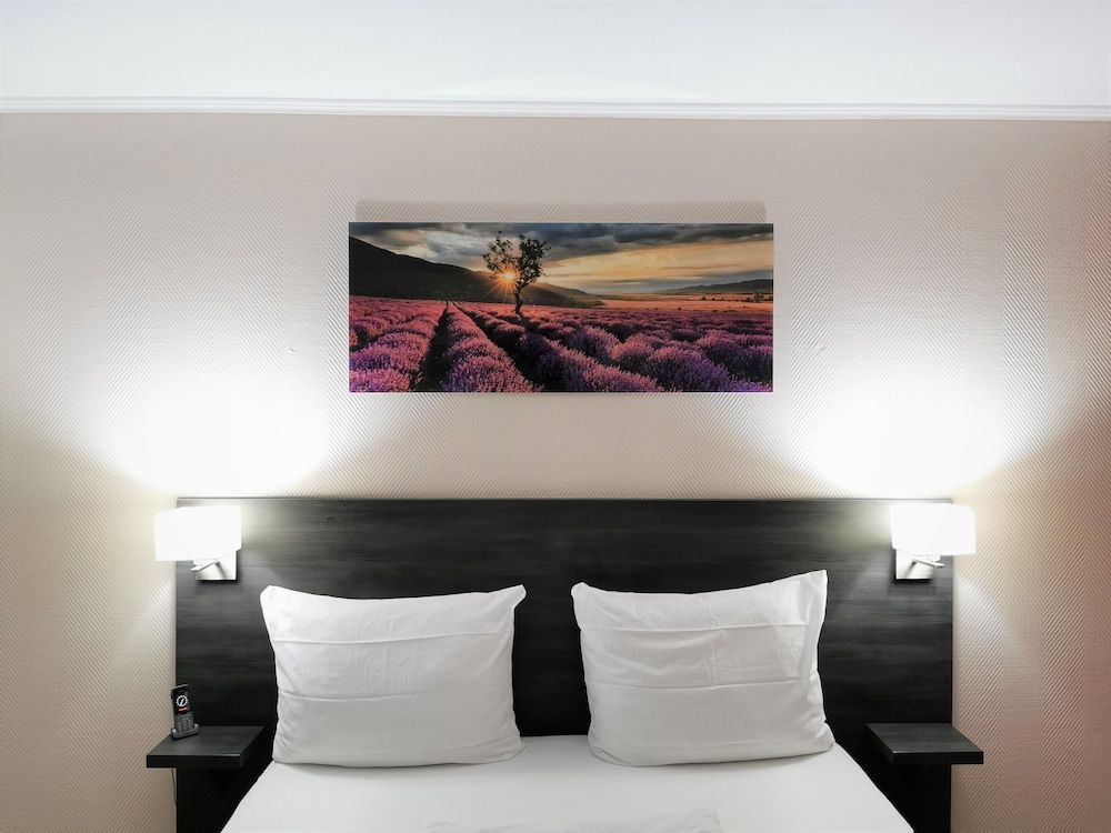 BIVIUS Hotel Restaurant Luxembourg Comfort Room, 1 Queen Bed 4