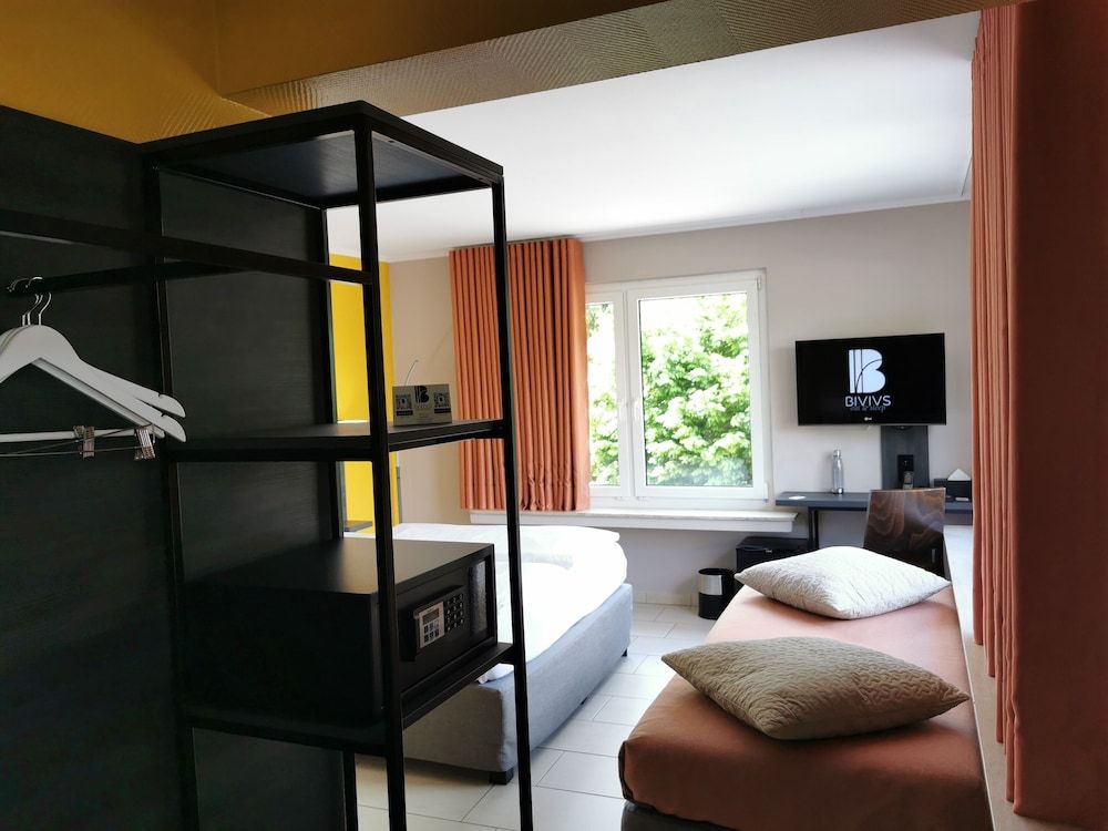 BIVIUS Hotel Restaurant Luxembourg Comfort Room, 1 Queen Bed 9