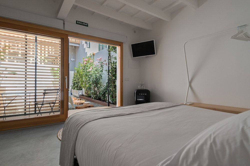 Sodium Hotel Boutique Double Room 35