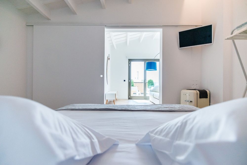 Sodium Hotel Boutique Suite 16