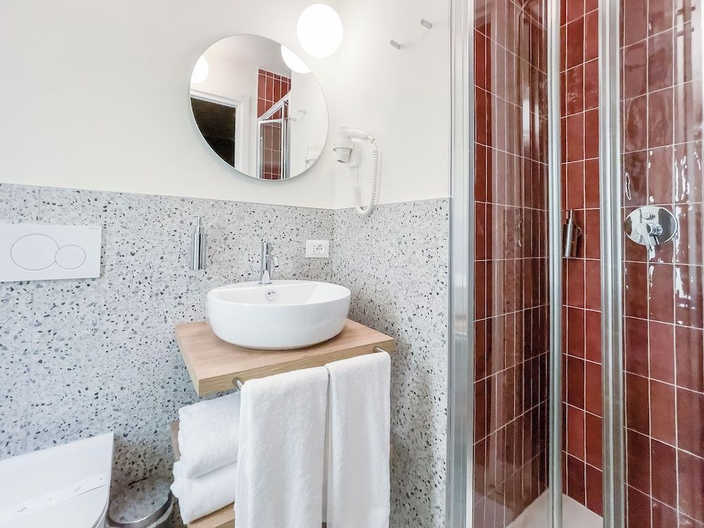 Hotel Astoria Quadruple Room 7