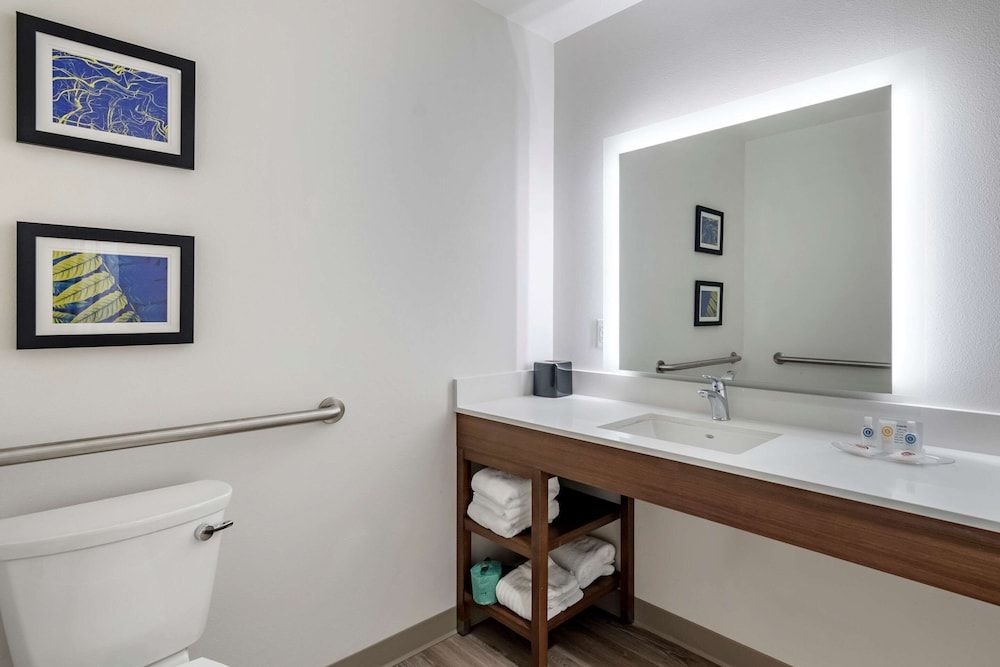 Comfort Suites Grandview - Kansas City Suite, 2 Queen Beds, Non Smoking 5