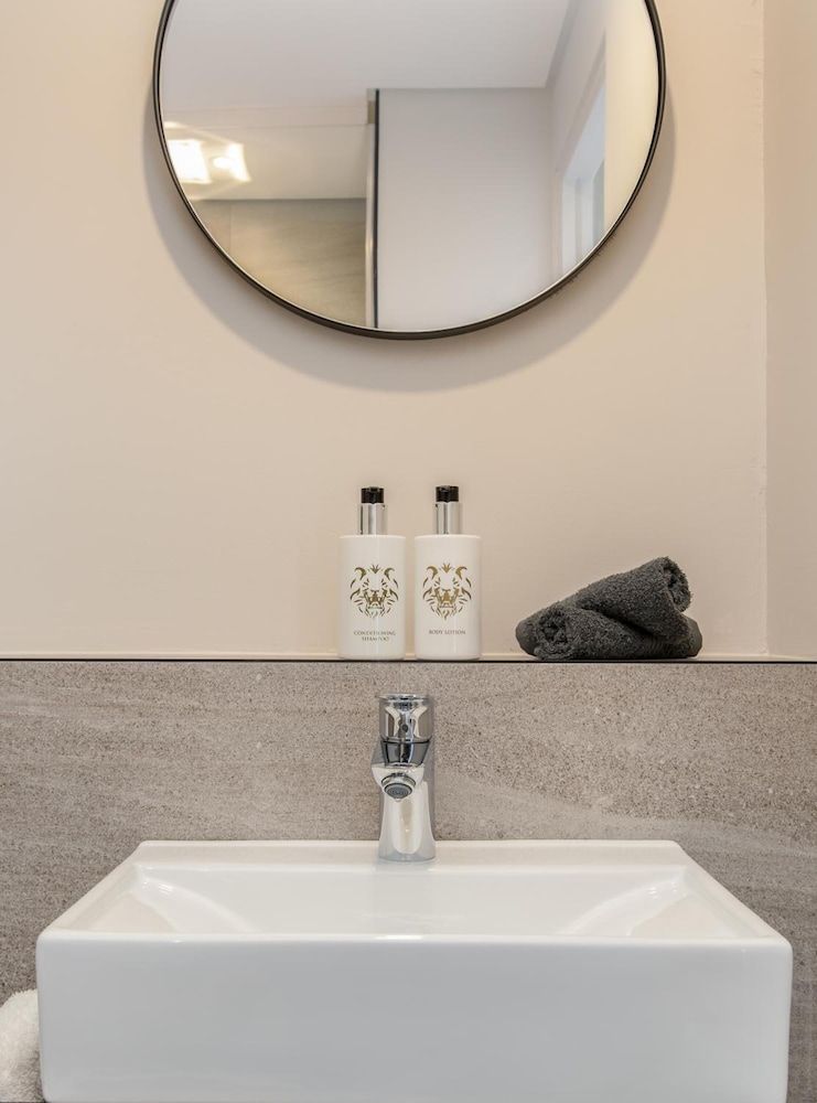 Kloof Street Hotel Economy Double or Twin Room, Mountain View (Pods) 7