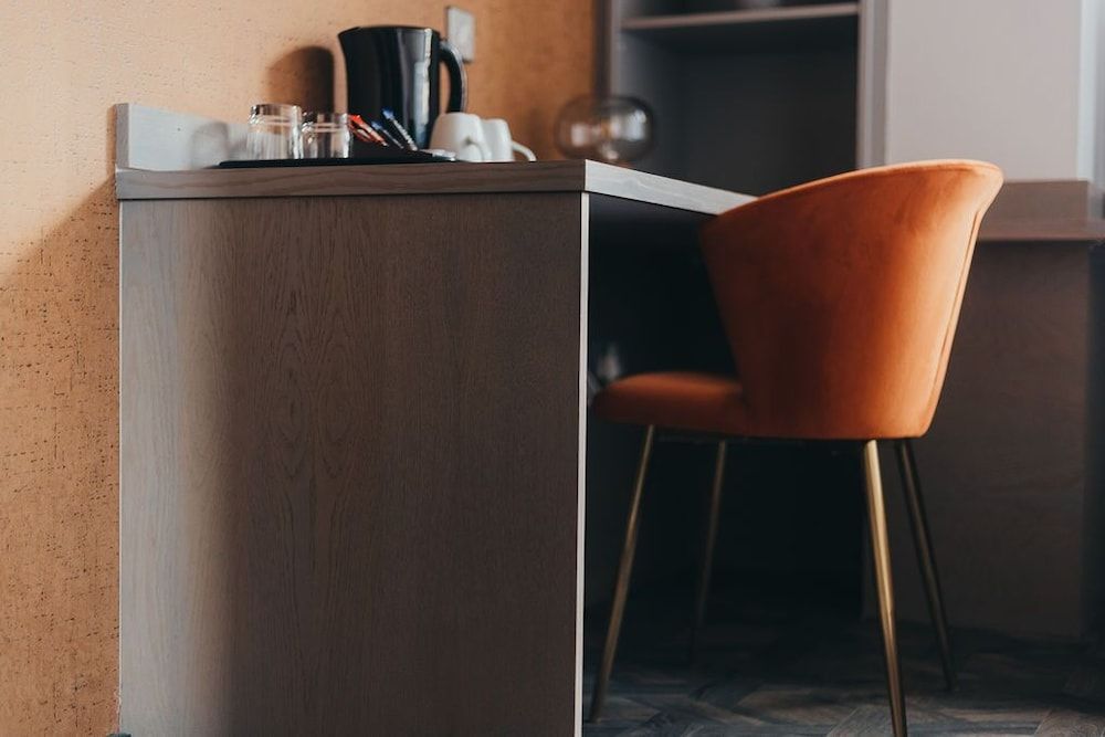 Quarter by Warren Collection Economy Room 26