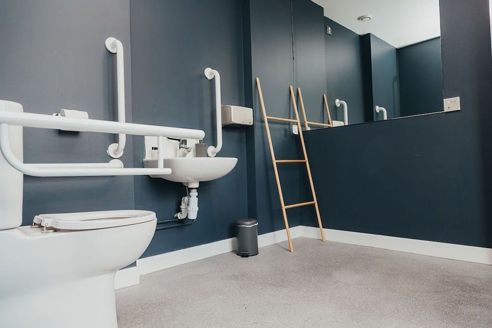 Quarter by Warren Collection Economy Room 14