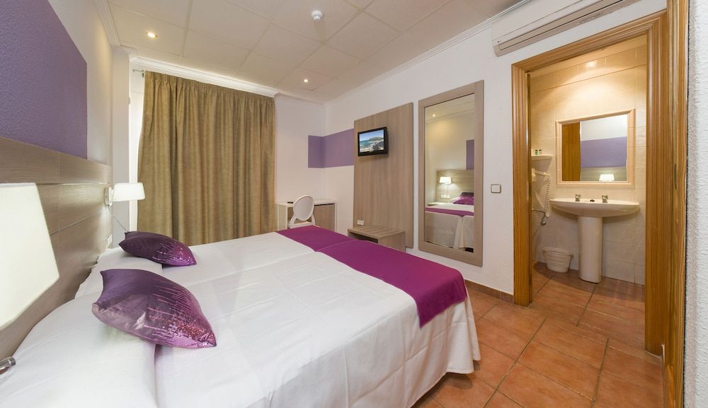 Twin Room, Balcony