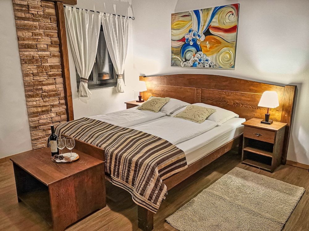 Deluxe Room, 1 King Bed, Nature View