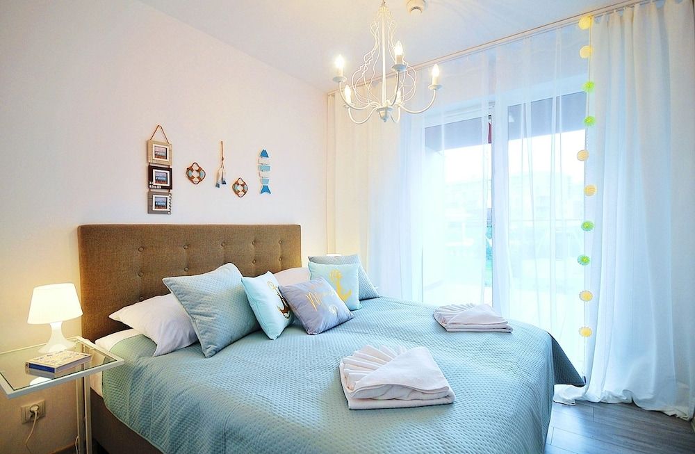 Classic Apartment, 1 Bedroom, Pool View (B006)