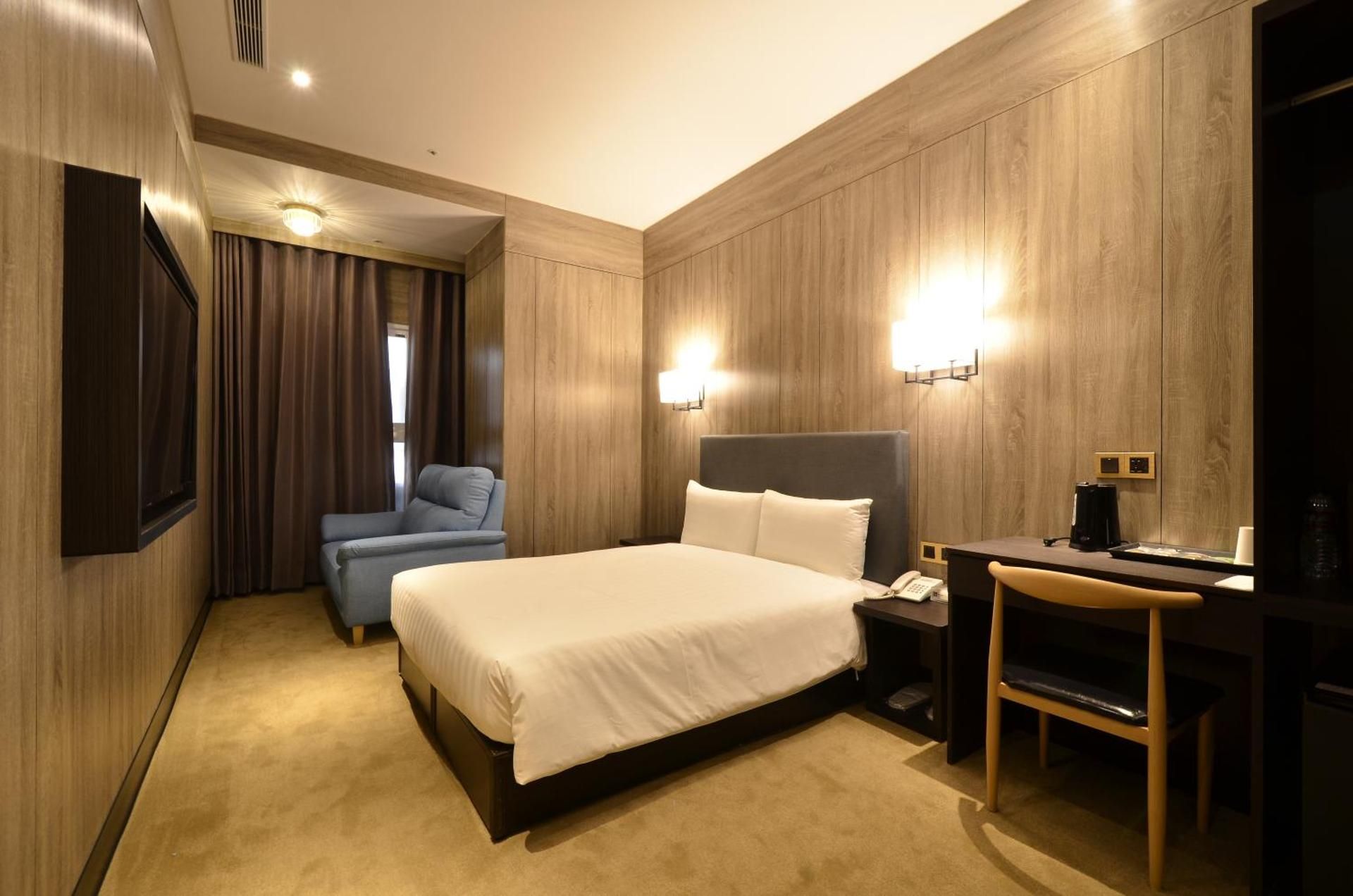 Superior Double Room with Window