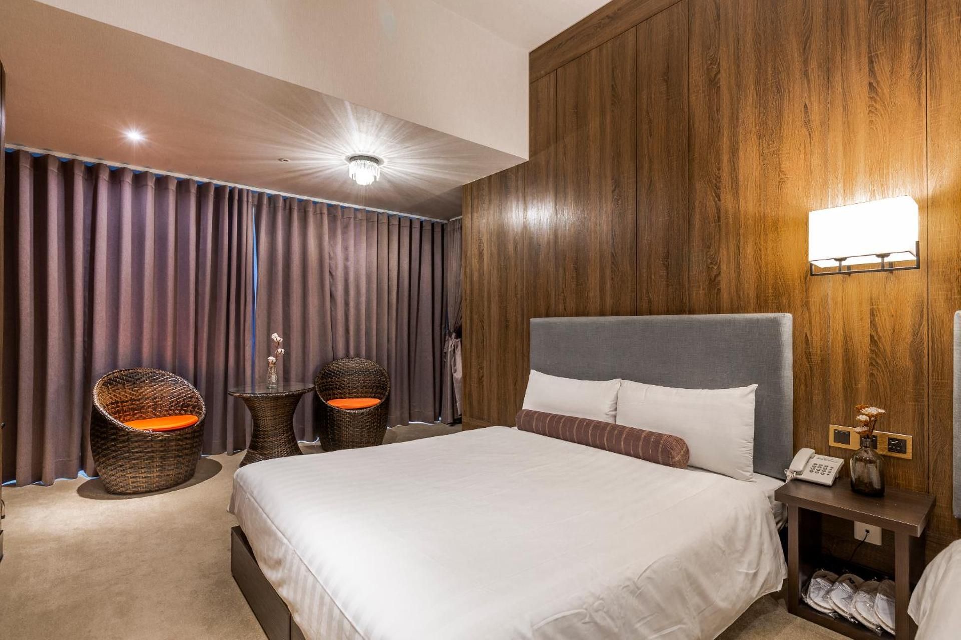 Superior Double Room with Window