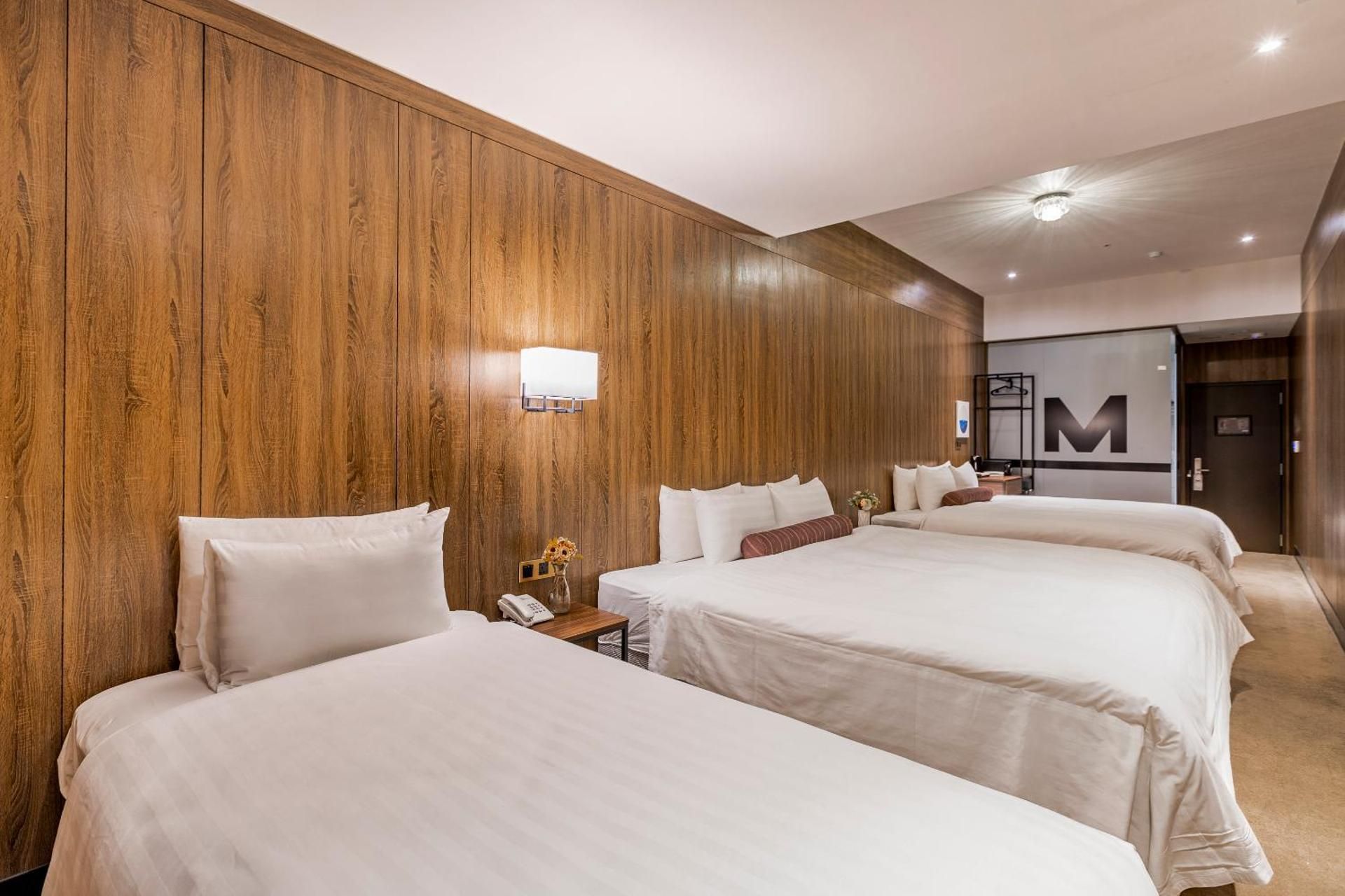 undefined Mayer Inn 8