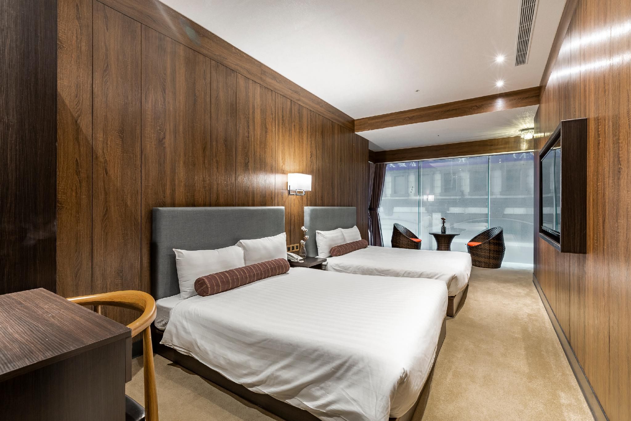 undefined Mayer Inn 10