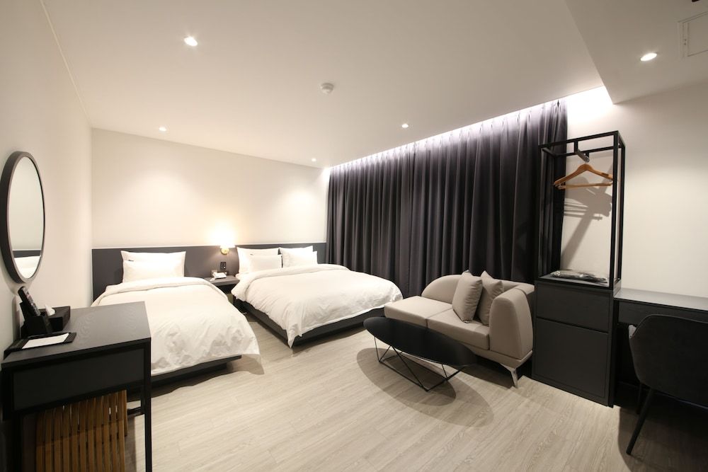 Hotel Stay Gumi Basic Twin Room (No Breakfast on Sat&Sun) 2