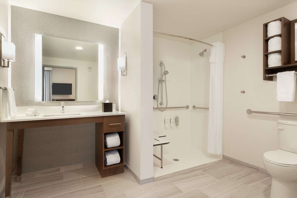 Studio, 2 Queen Beds, Accessible (Roll-In Shower)