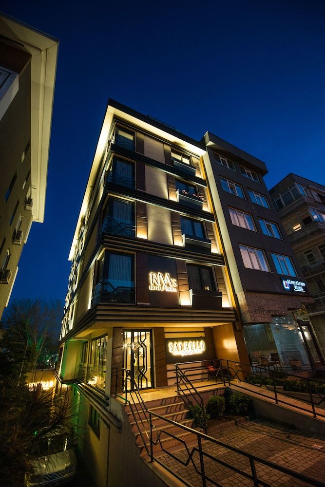 undefined Riva's Moda 5